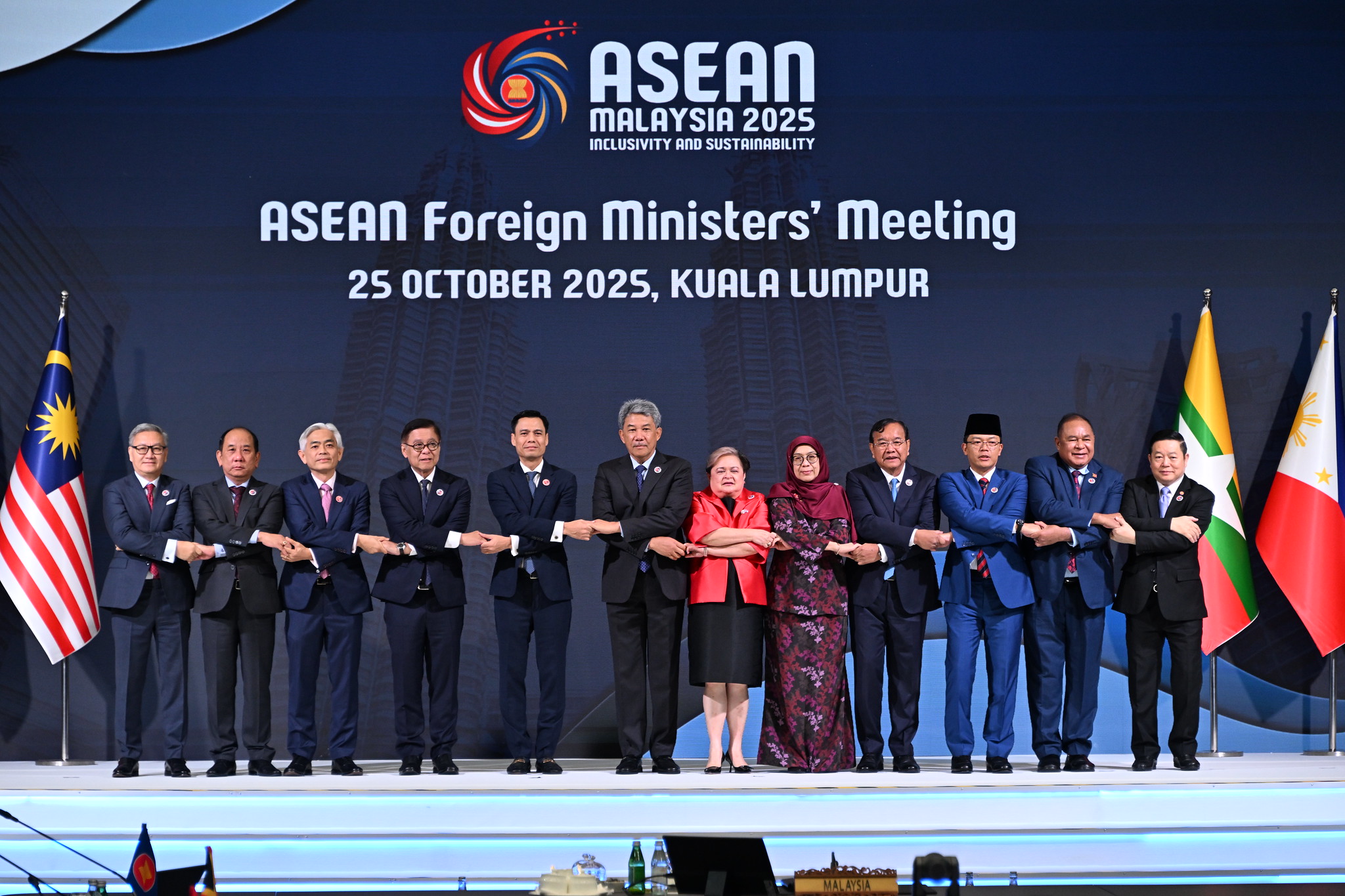 ASEAN Foreign Ministers in preparation for the 47th ASEAN Summits and Related Summits